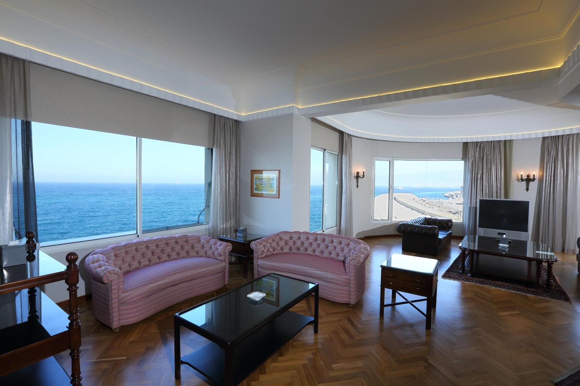 Warwick Palm Hotel
